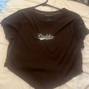 Brown baddie crop top shirt patch detail